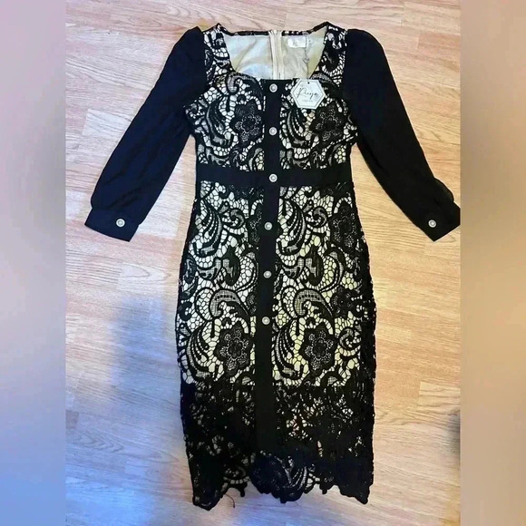 NWT Long Sleeve Lace Dress With Pearl Buttons‎ Size Large - Picture 1 of 9